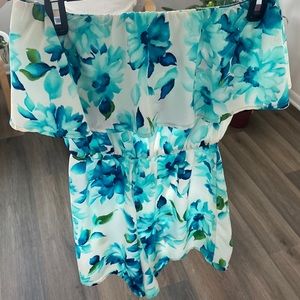 Floral romper. Size small